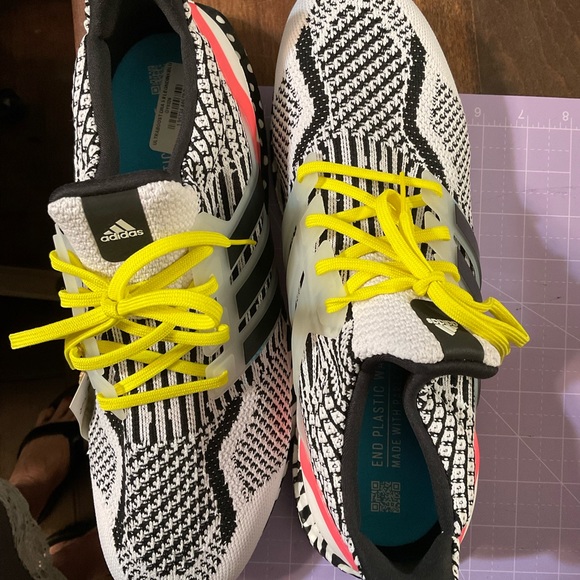 Men’s or Women’s ADIDAS ULTRABOOST 5.0 DNA - Picture 3 of 9